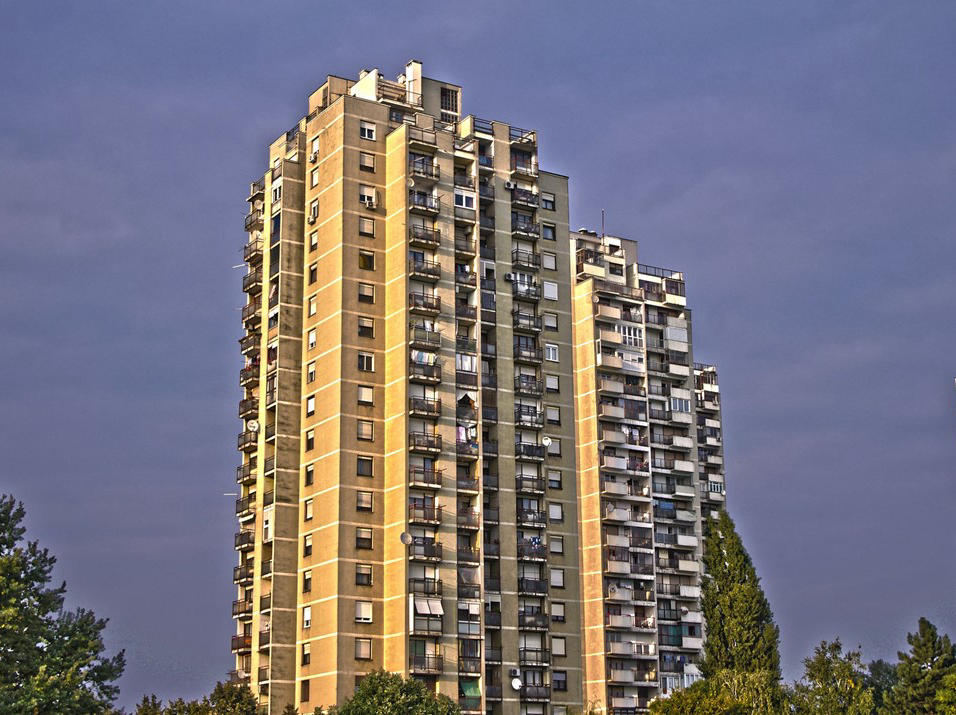 아파트에서 생긴 일 thumbnail